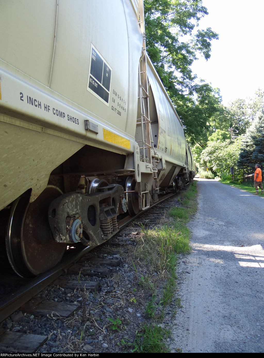 Wheels on the ground. CBFX 313673